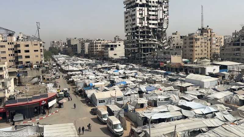 عودة الحياة التجارية إلى حي الرمال في مدينة غزة