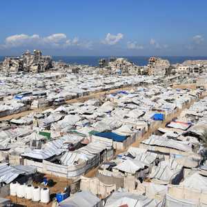 خياما للفلسطينيين النازحين في مدينة غزة