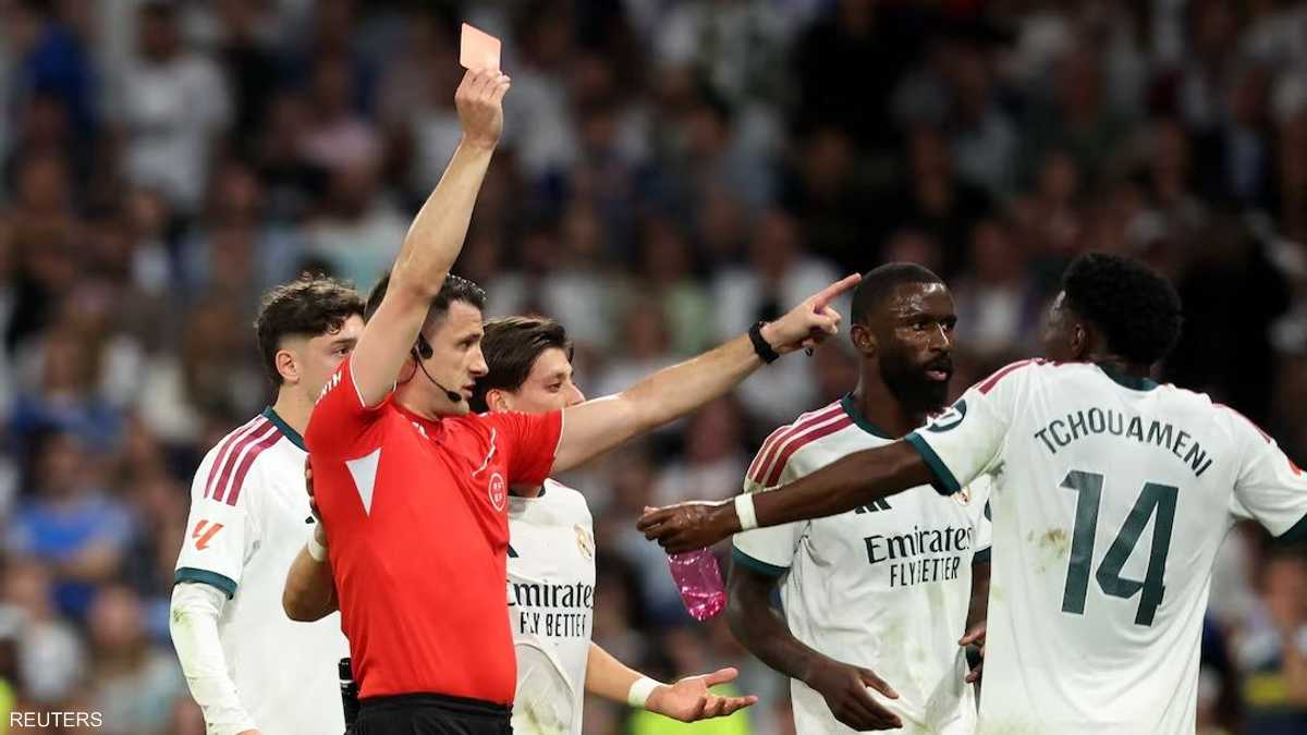 تسجيلات "الفار" تكشف كواليس طرد فينيسيوس أمام فياريال