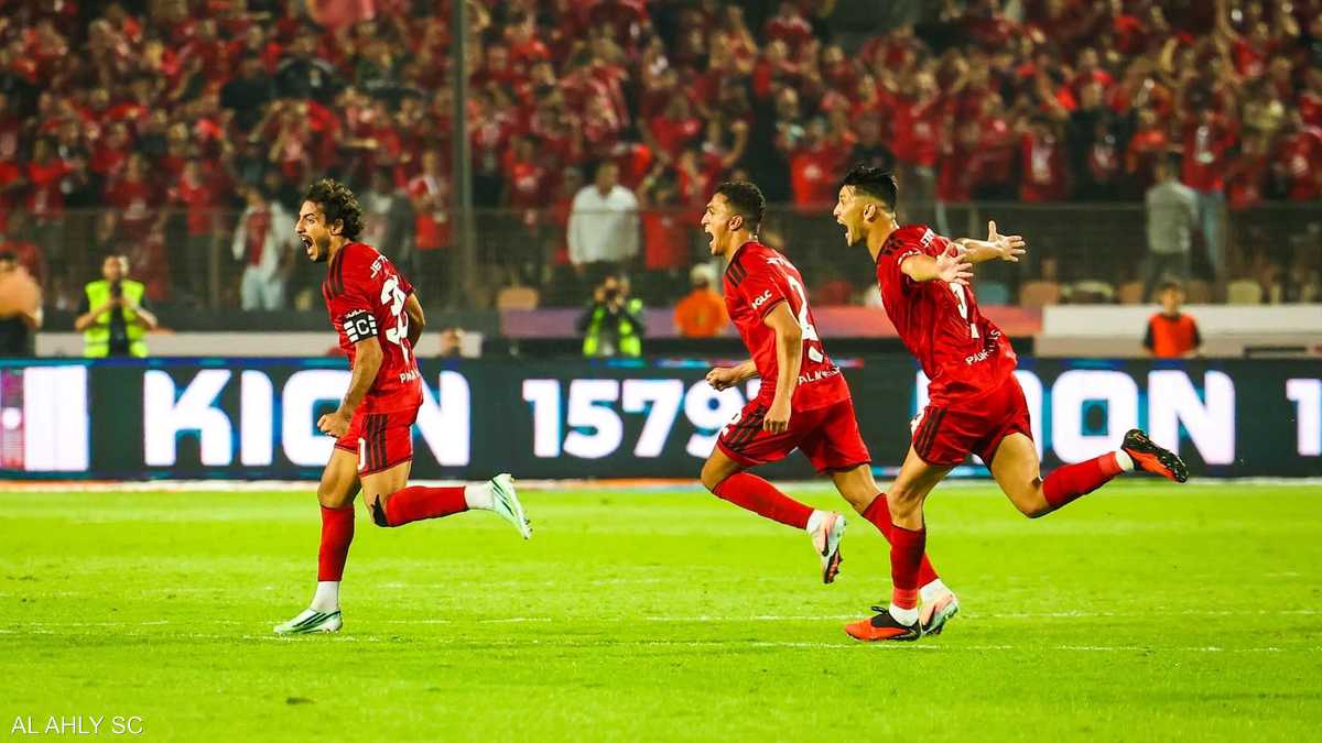 الأهلي يحسم القمة 133 أمام الزمالك ويتصدر الدوري المصري