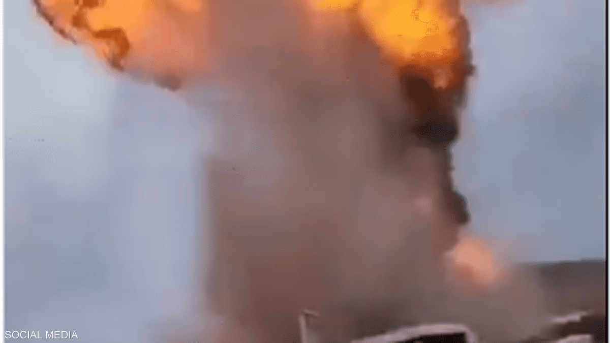 بعد دعوة لإخلاء محطة نفط.. غارات جوية على صنعاء