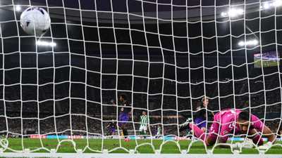 برشلونة يسحق بيتيس ويواصل انطلاقته المثالية بالدوري الإسباني