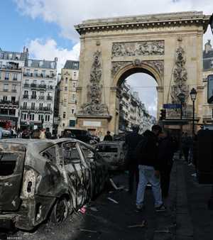 وأُوقف ما لا يقل عن 2400 شخص في أنحاء فرنسا