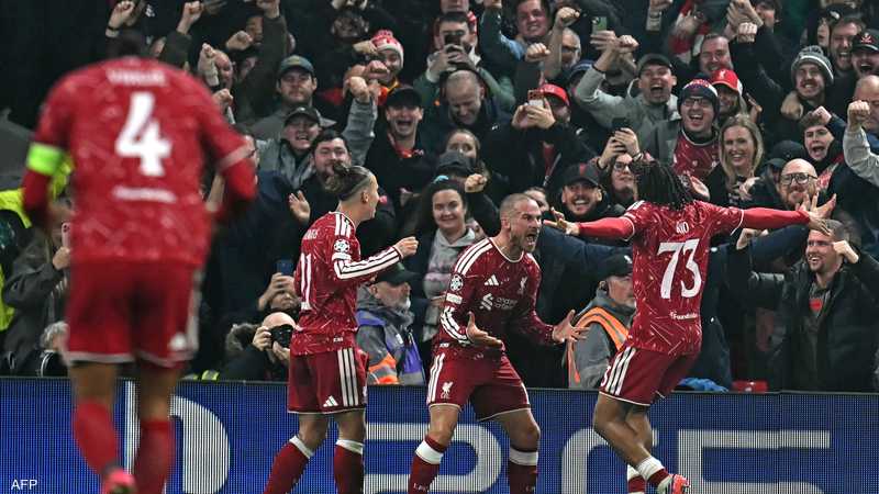لاعبو ليفربول يحتفلون بالفوز على فياريال بدوري أبطال أوروبا