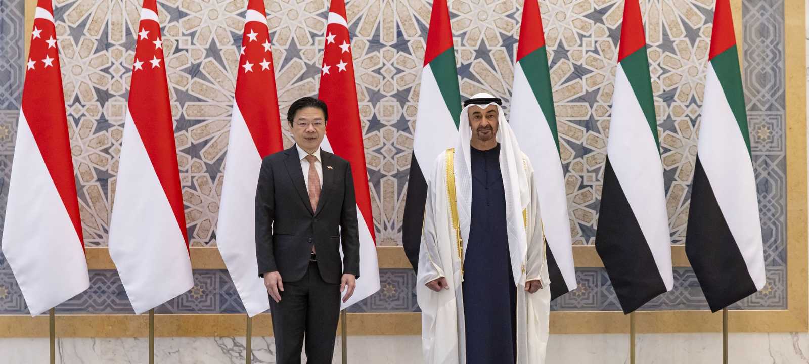 رئيس دولة الإمارات يستقبل رئيس وزراء سنغافورة