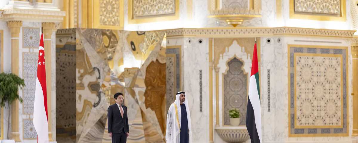 رئيس دولة الإمارات يستقبل رئيس وزراء سنغافورة