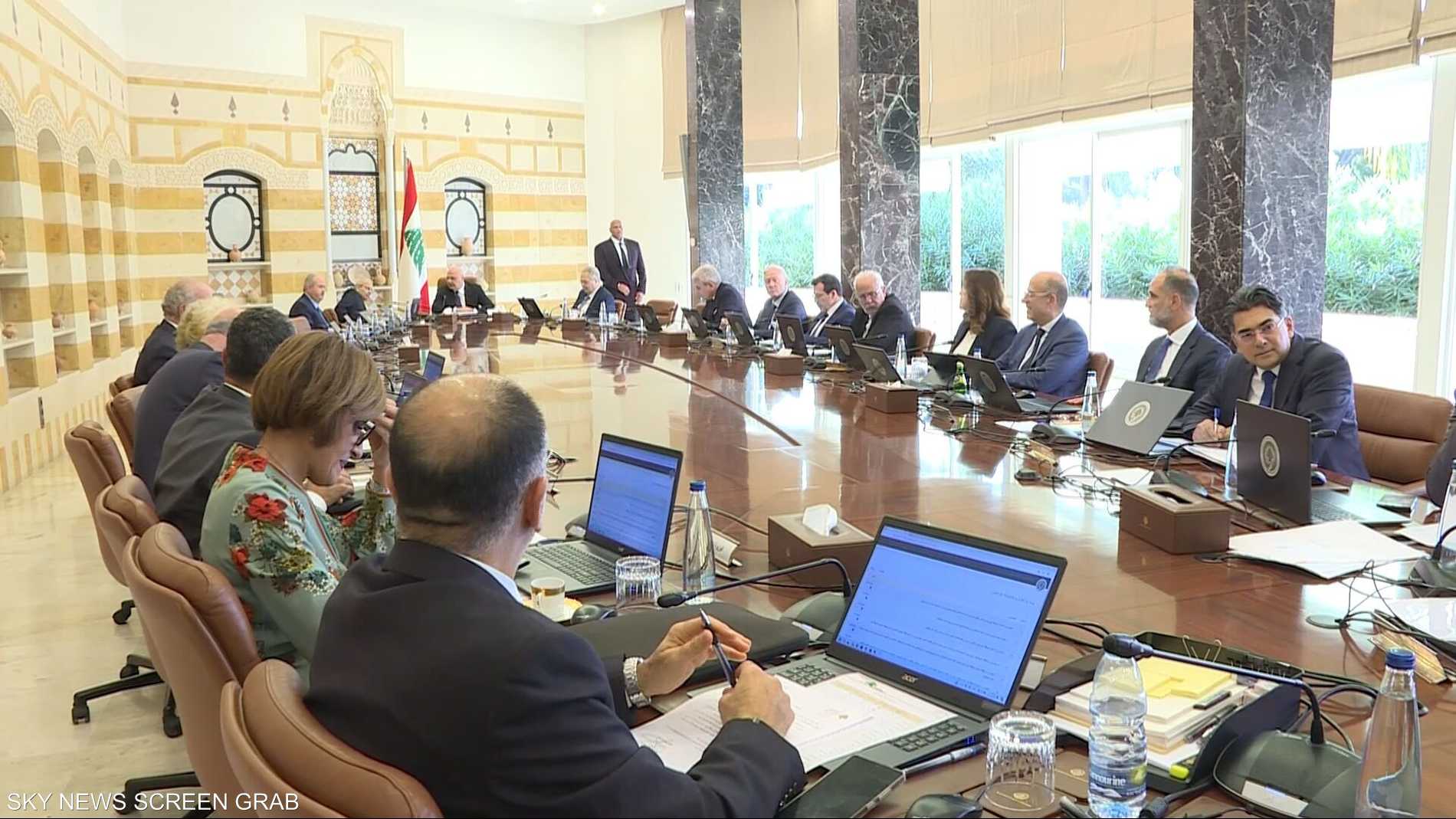 أسرار شاحنة المتفجرات.. لماذا يحتدم الخلاف في لبنان؟ 