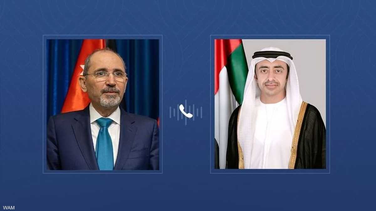 عبدالله بن زايد يجري اتصالا مع نائب رئيس الوزراء الأردني