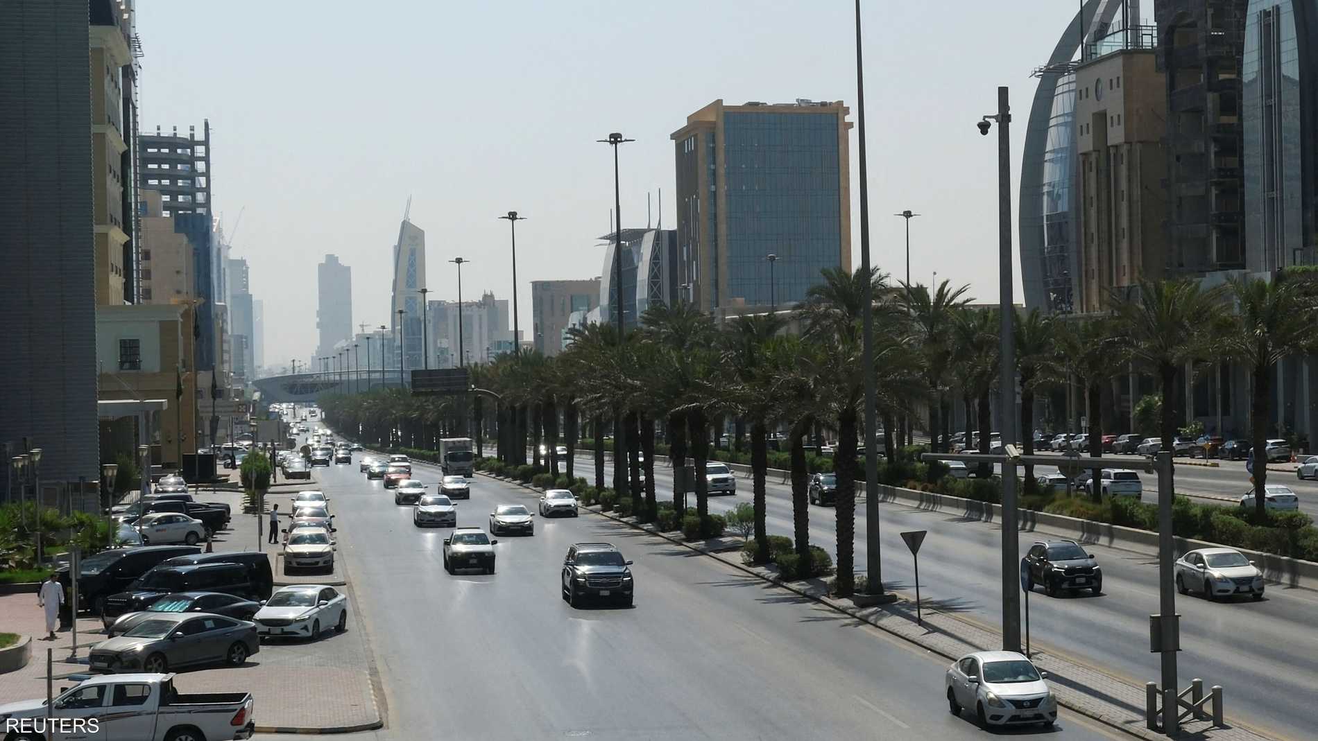 سماع دوي انفجارين في الرياض.. والسعودية تسقط صاروخا ومسيّرة 