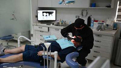 دراسة تكشف سبب فشل بعض جراحات زرع الأسنان