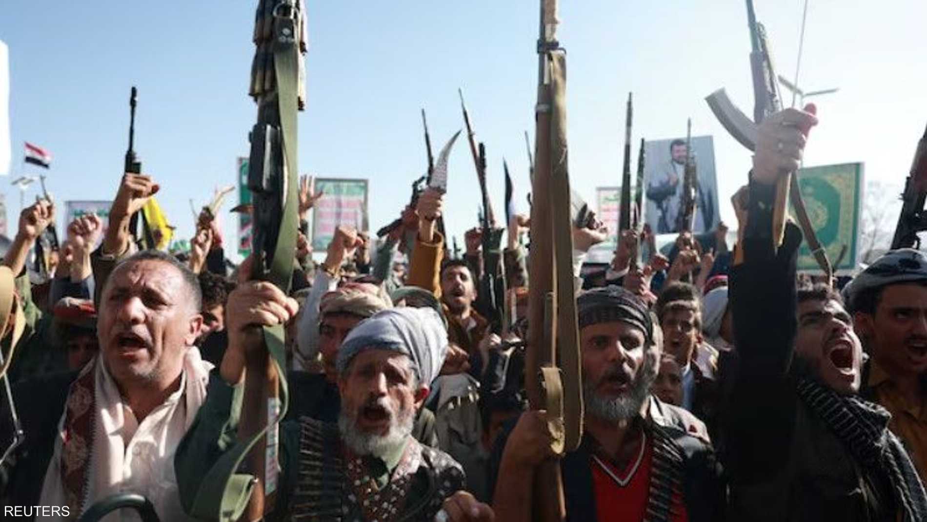 الحوثيون يعلنون شن 3 هجمات بصواريخ باليستية على السعودية 