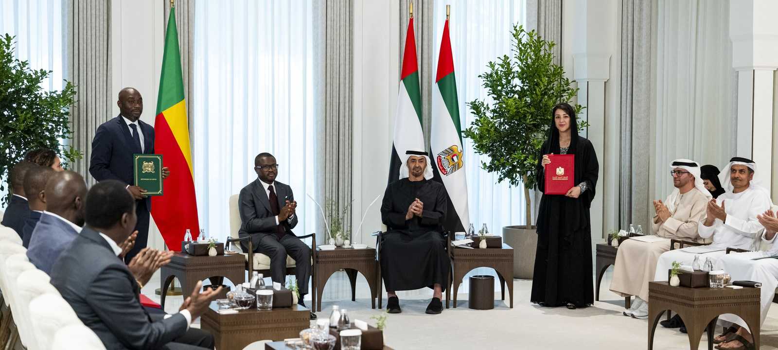 رئيس دولة الإمارات ورئيس بنين