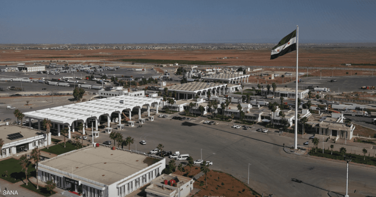 سوريا تغلق معبر نصيب مع الأردن بعد غارات جوية