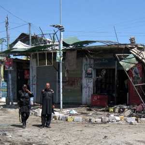 عنصران من الشرطة الباكستانية قرب الحدود مع أفغانستان - أرشيف