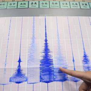 بلغت قوة الهزة الأرضية 6.4 درجة على مقياس ريختر (أرشيف)