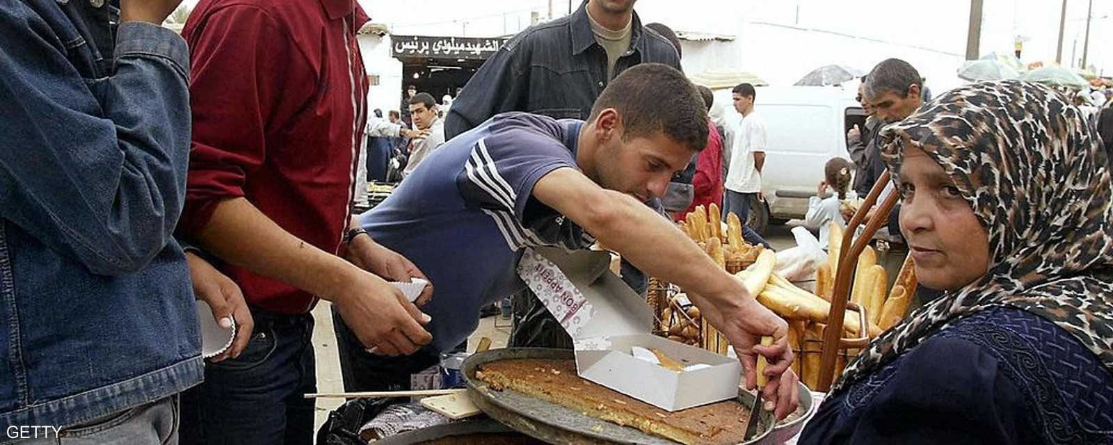 سوق شعبي بالجزائر