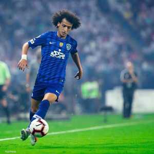 عموري بقميص الهلال