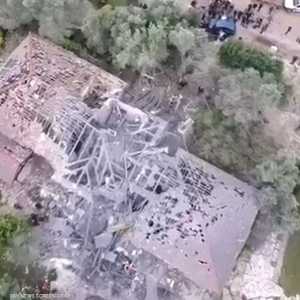 صور ترصد الدمار الذي خلفه الصاروخ شمال تل أبيب