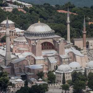 أردوغان يلوح بتحويل آيا صوفيا إلى مسجد