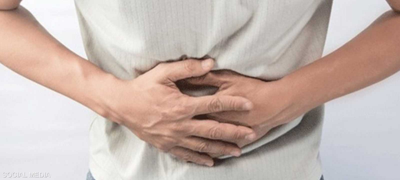 تحدث اضطرابات المعدة نتيجة العادات الغذائية الخاطئة