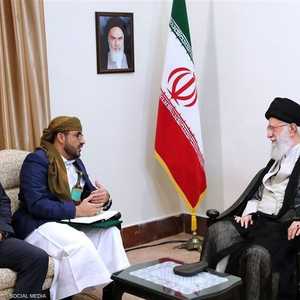 خامنئي خلال لقائه كبير مفاوضي ميليشيا الحوثي الإرهابية