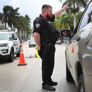 قوات الشرطة هرعت إلى مكان الحادث على الفور.