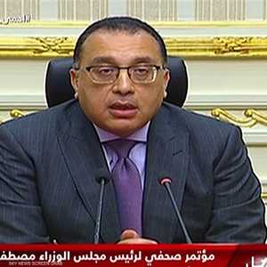 مصر تعلّق الطيران لمواجهة كورونا