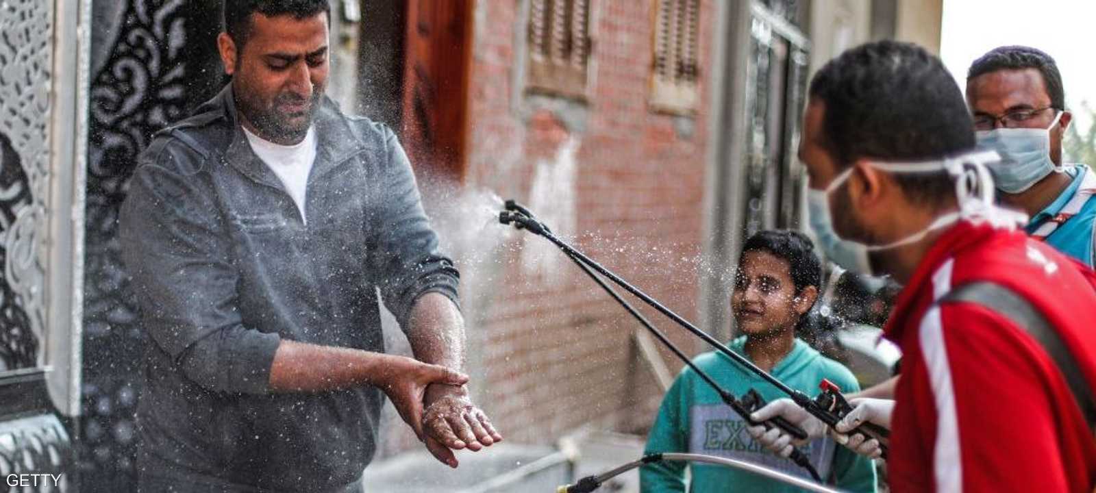 فرضت مصر حظرا جزئيا لمكافحة انتشار الفيروس.