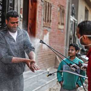 فرضت مصر حظرا جزئيا لمكافحة انتشار الفيروس.