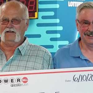 الأصدقاء القدامى تقاسموا 22 مليون دولار