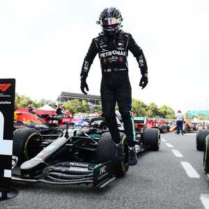 هاميلتون يتوج بلقب سباق جائزة إسبانيا