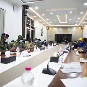 محادثات بين المجلس العسكري الحاكم في مالي ووفد الإيكواس