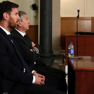 والد ميسي يتولى التفاوض مع إدارة برشلونة