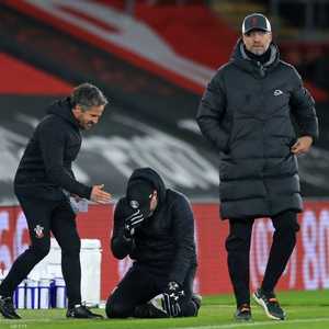 دموع مدرب ساوثهامبتون بعد هزيمة كلوب