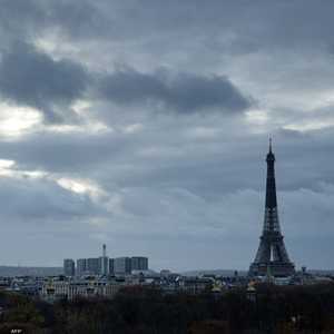 فرض حظر تجول اعتبارا من السادسة مساء في كل أنحاء فرنسا