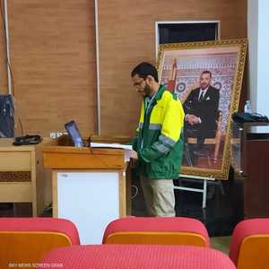 ارتدى زي عمال النظافة بعد استئذانه من الكلية والأساتذة