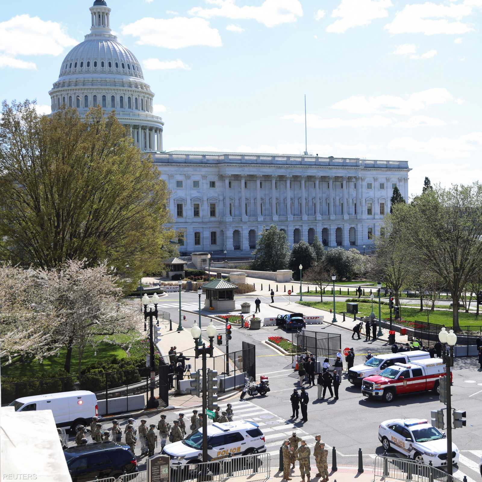 اقتحم رجل حاجزا في محيط الكابيتول بسيارته