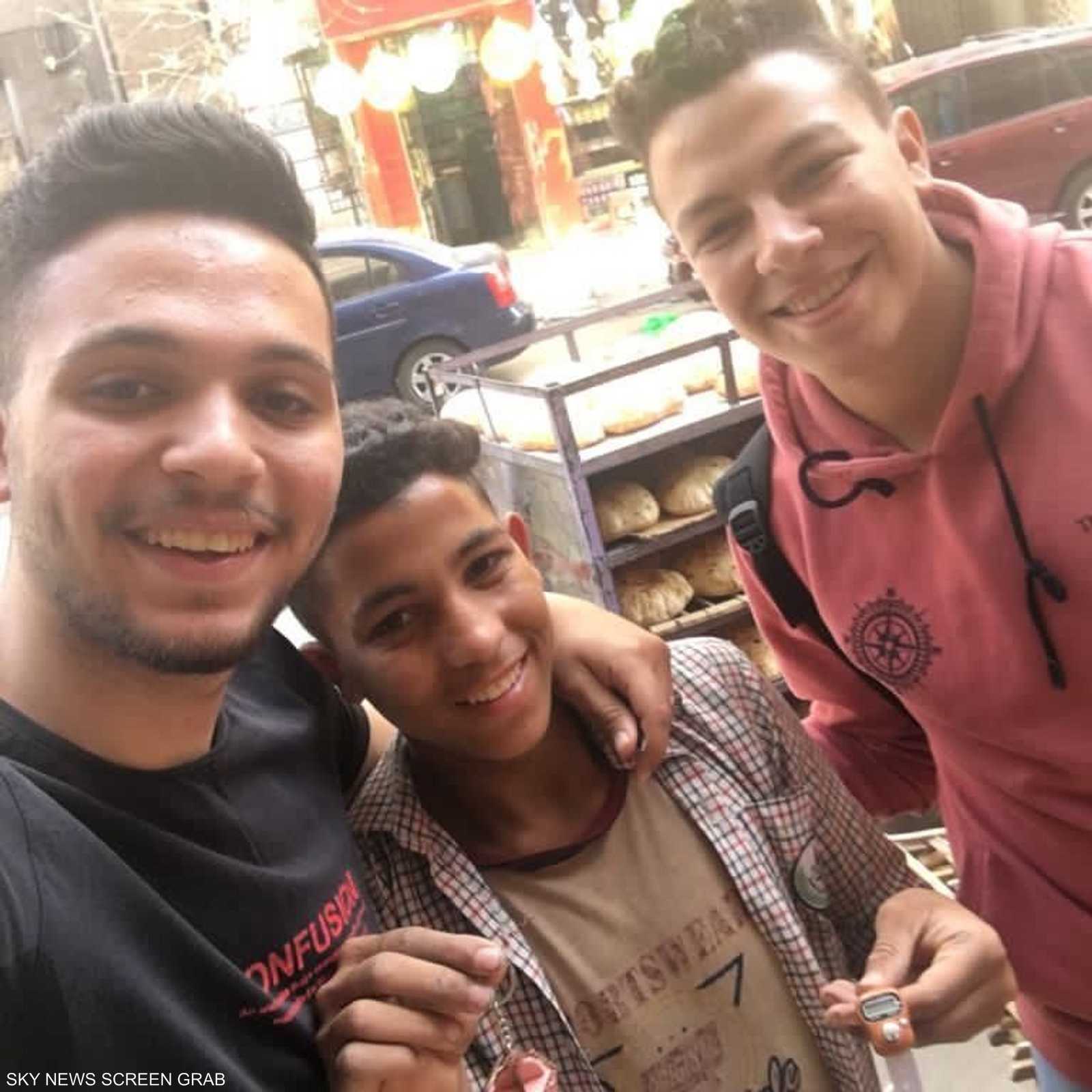 فرحتهم بالهدية البسيطة لا تقدر بثمن