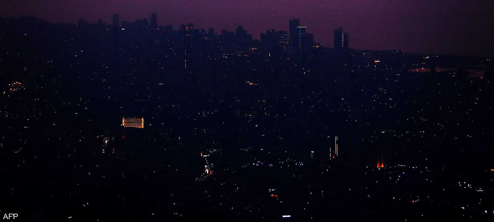 صورة للعاصمة بيروت تغرق في الظلام