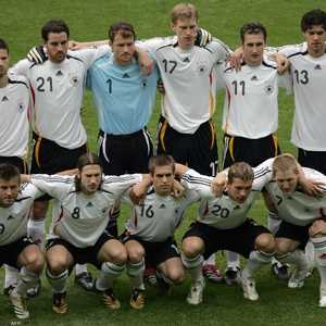 ميتزيلدر مع منتخب ألمانيا (رقم 21) خلال مونديال 2006
