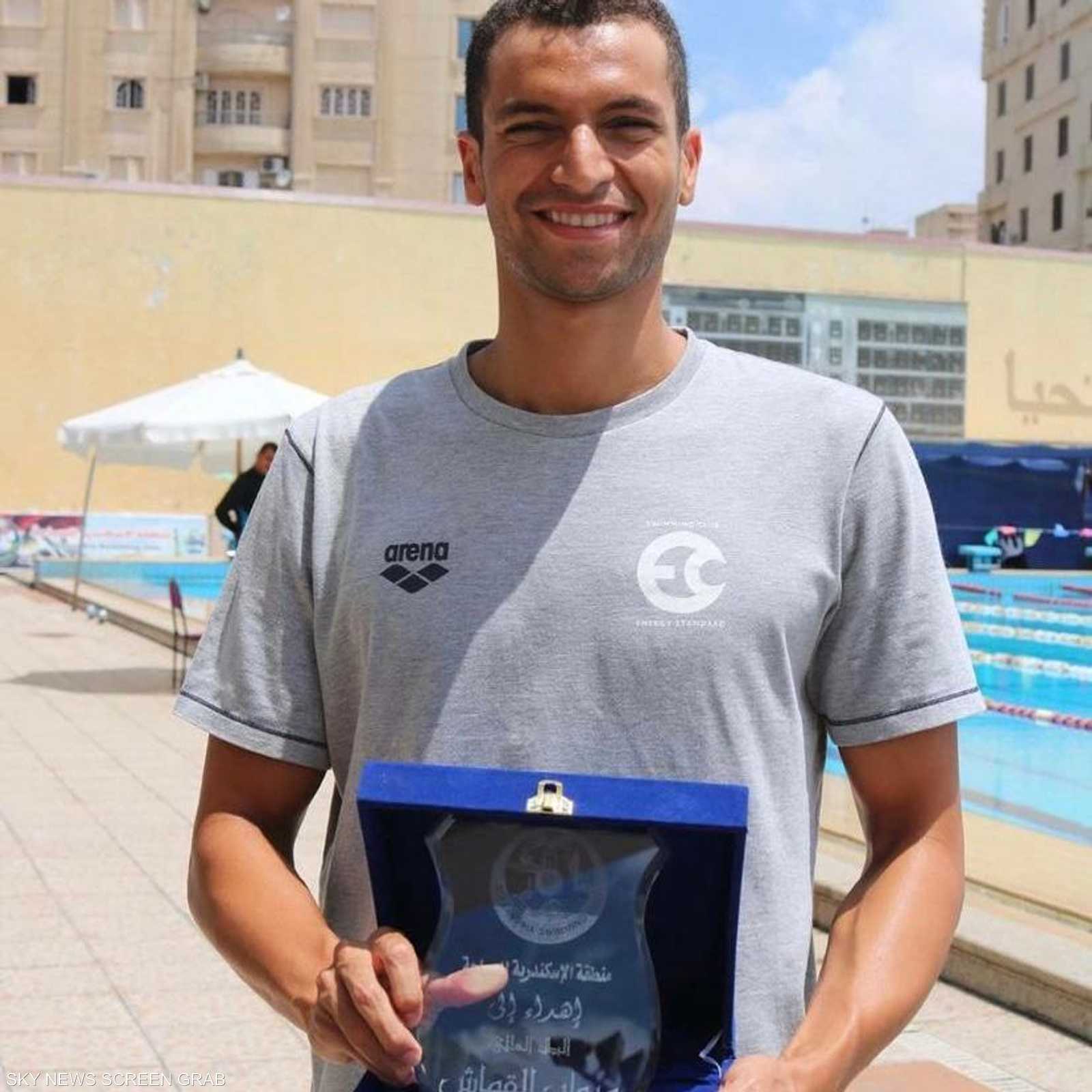 يتدرب 12 مرة أسبوعيا ويعوم ما لا يقل عن 16 كيلو متر