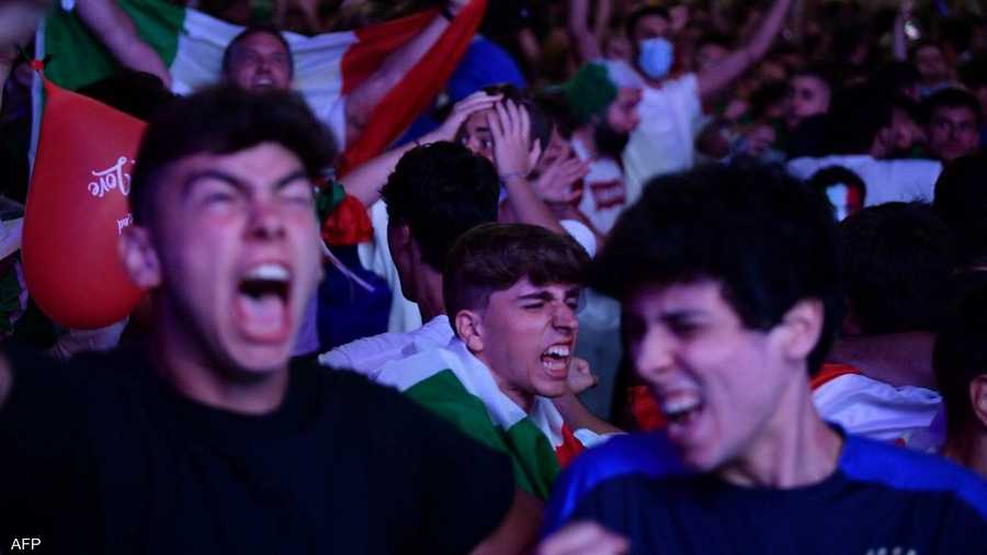 نزل آلاف الأشخاص إلى الشوارع بعد فوز إيطاليا على إنجلترا بركلات الترجيح