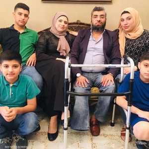 بلال النعوشي وعائلته