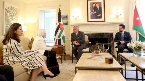 جانب من اللقاء بين ملك الأردن ووزيرة الخزانة الأميركية.