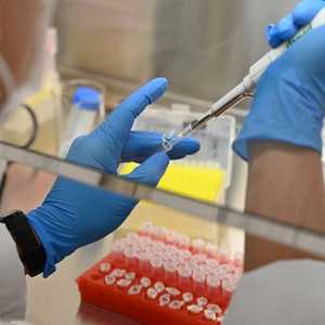 أرشيفية.. مختبر طبي للبحوث