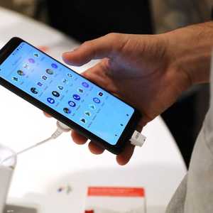 خبراء يحذرون من الاستخدام المفرط للهاتف