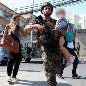 صور الأطفال المرعوبين ترسم صورة "قاتمة" لأحداث بيروت