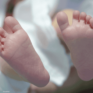 المرأة اختطفت الرضيع وادعت أنه ابنها