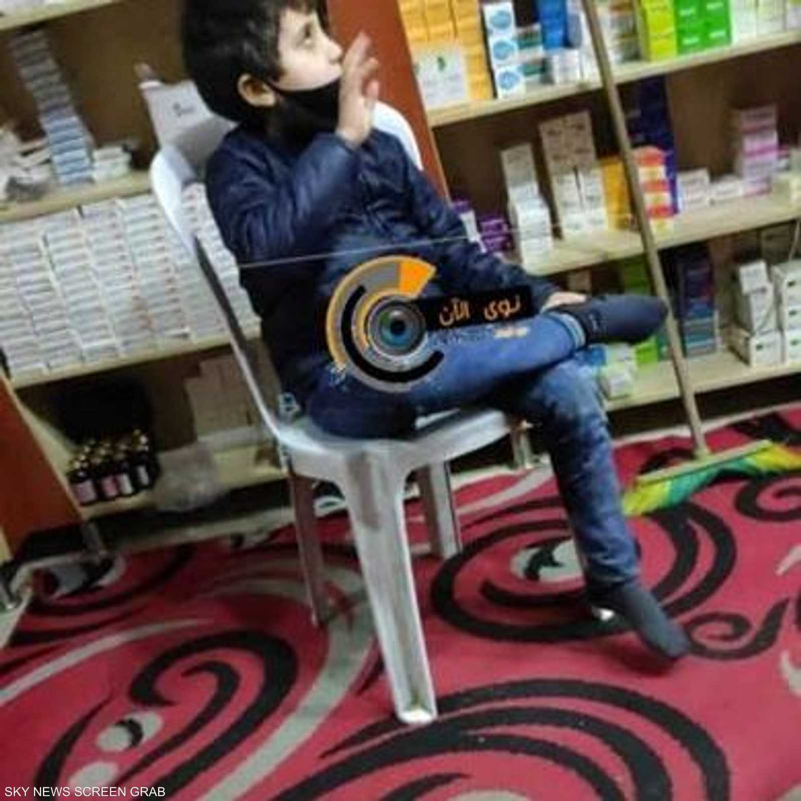 الطفل فواز بعد الإفراج عنه