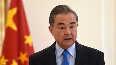 وزير الخارجية الصيني يؤكد دعم الإمارات لاستضافة COP28